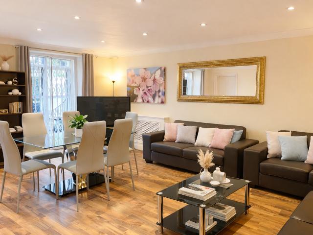 Apartment for rent in Brompton, Greater London