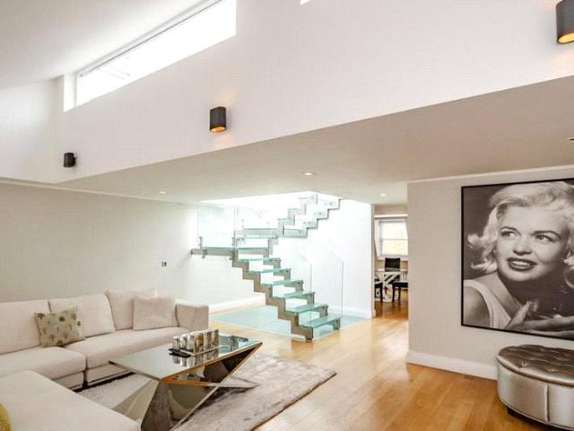 House for rent in Brompton, Greater London