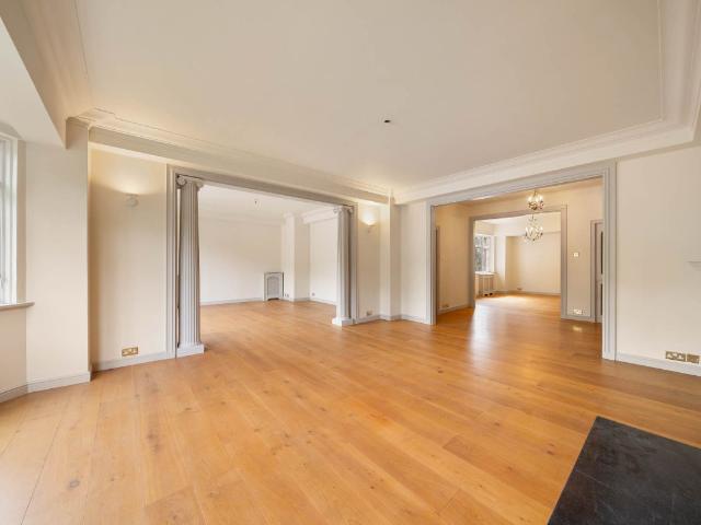 Apartment for rent in Knightsbridge, Greater London
