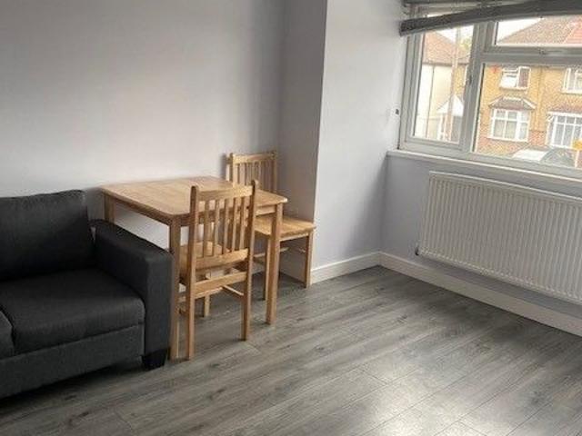 House for rent in Gould's Green, Greater London
