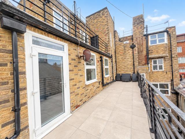 Apartment for rent in Round Hill, Brighton