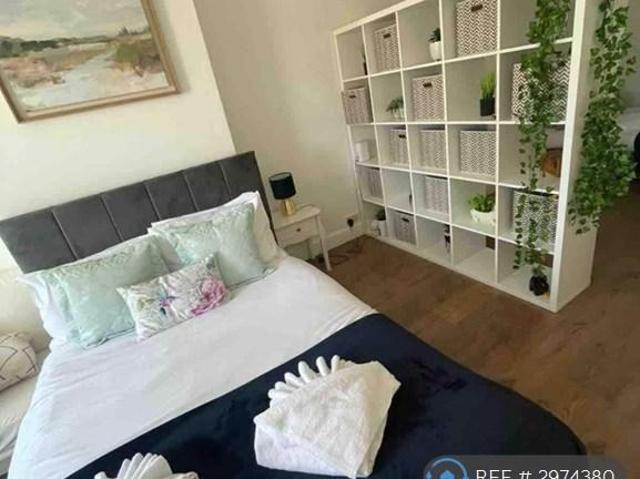 House for rent in Fleet Estate, Monks Orchard