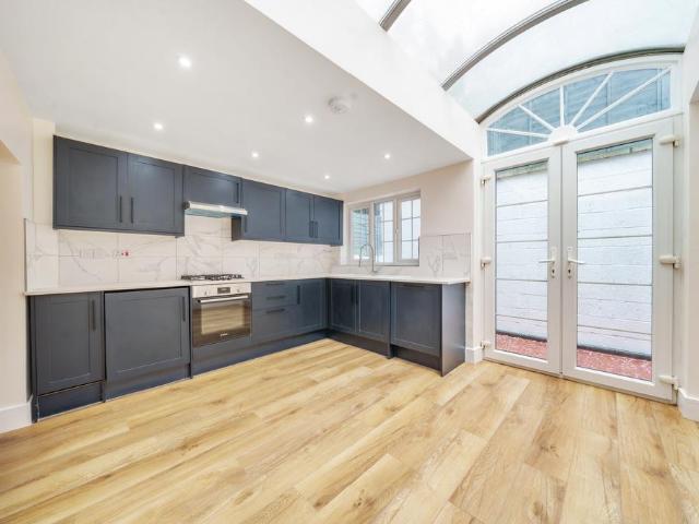House for rent in London Borough of Ealing, Greater London