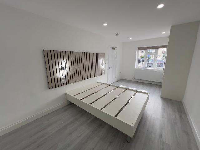 Room for rent in London Borough of Redbridge, Greater London