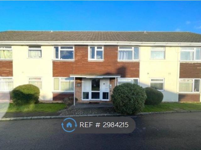 Studio for rent in Street, Somerset