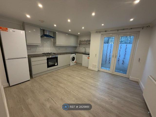 House for rent in London Borough of Ealing, Greater London