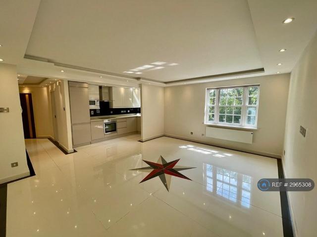 House for rent in Blackhills, Surrey