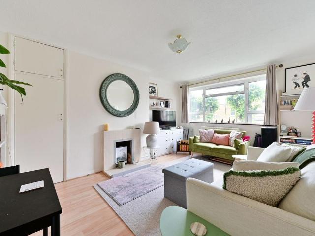 Apartment for rent in London Borough of Merton, Greater London