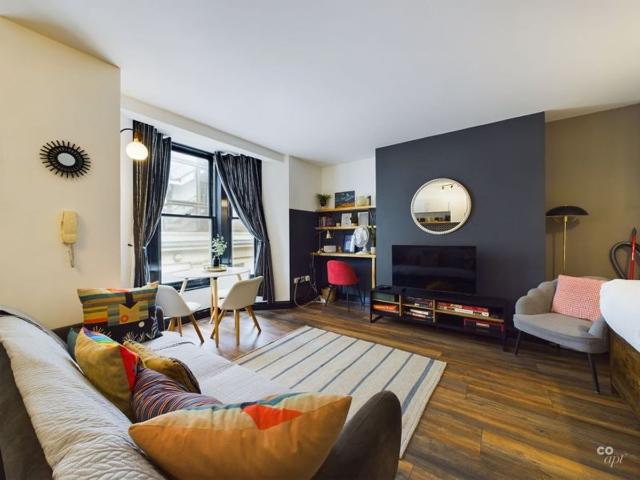 Apartment for rent in Queen's Park, Brighton