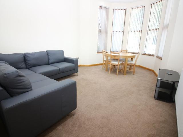 House for rent in Plasnewydd, Falcon Lodge