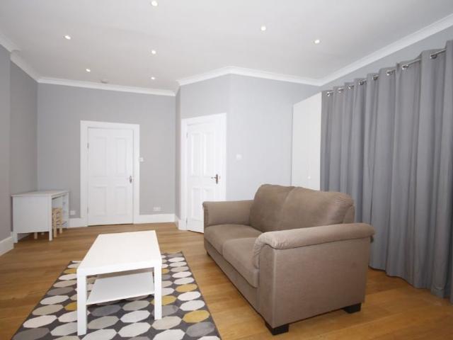 Apartment for rent in Dowanhill, Scotland