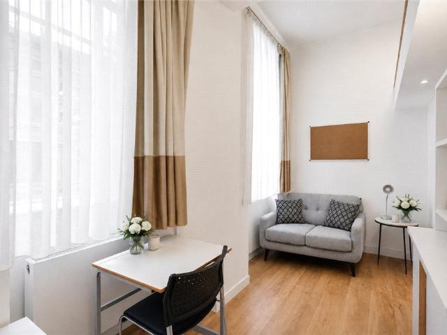 Studio for rent in Earl's Court, Greater London