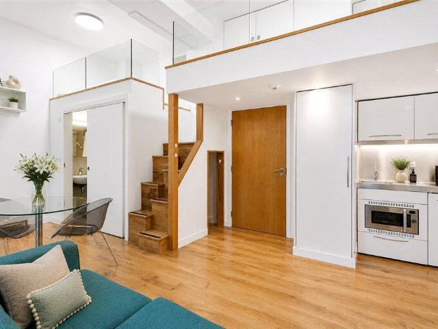 Studio for rent in Earl's Court, Greater London