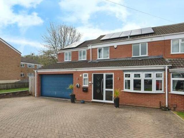 House for sale in Halesowen, West Midlands