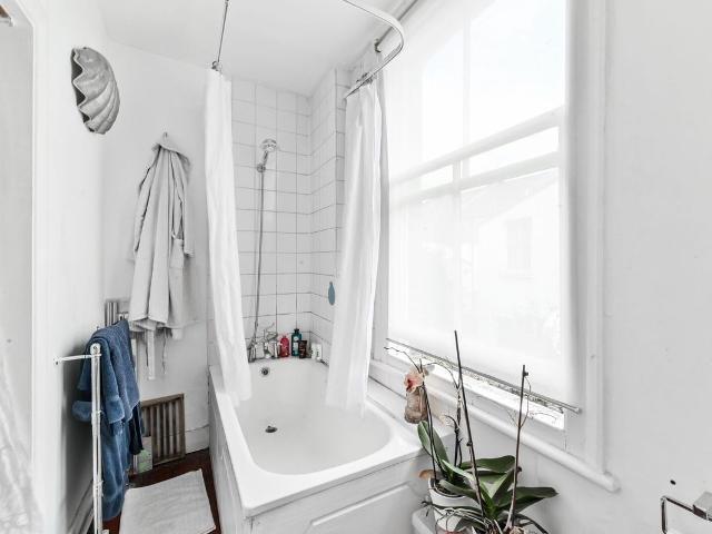 Apartment for rent in Shacklewell, Greater London