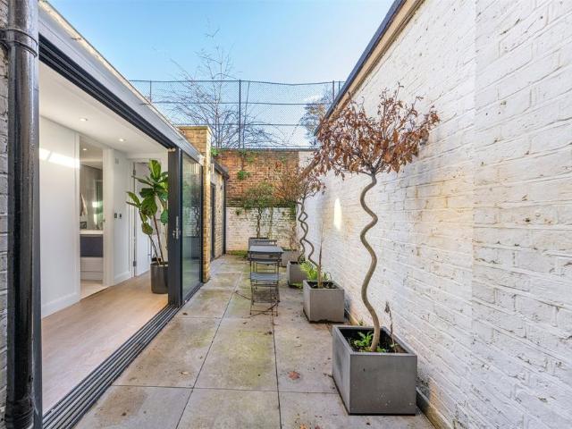 Apartment for rent in Chalk Farm, Cat Hill