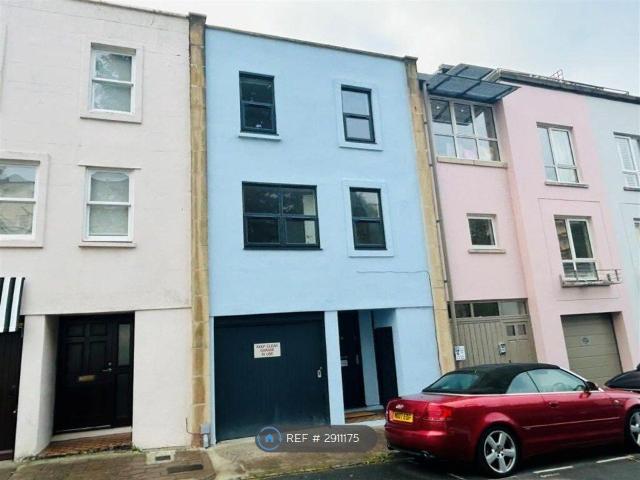 House for rent in Hotwells, Feckenham