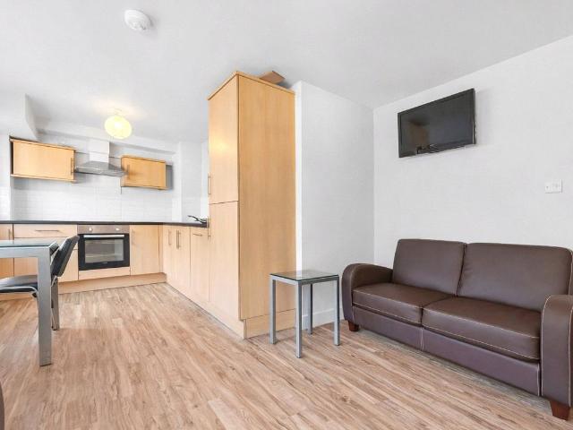 Room for rent in Hotwells, Feckenham