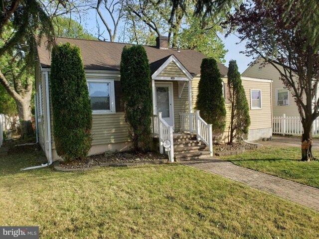 House for sale in Bellmawr