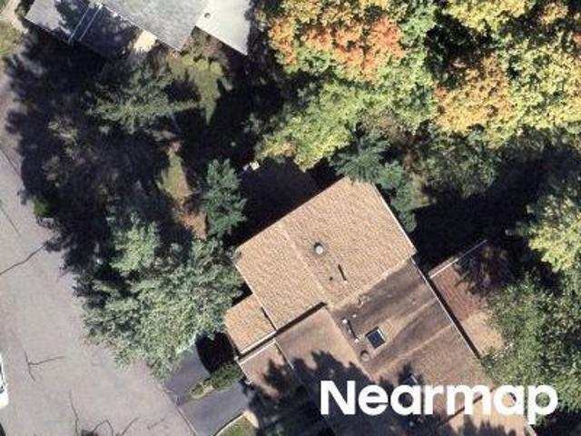 House for sale in Pines Lake, Wayne