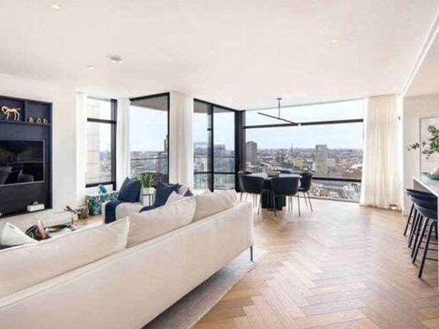 House for sale in Bishopsgate, Greater London