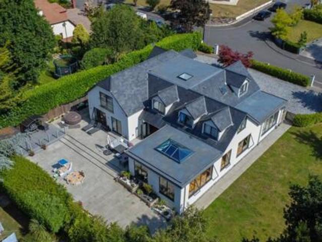 House for sale in Tricketts Cross, Ferndown