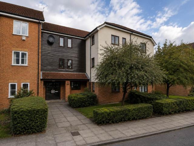 Apartment for rent in Alperton, Greater London