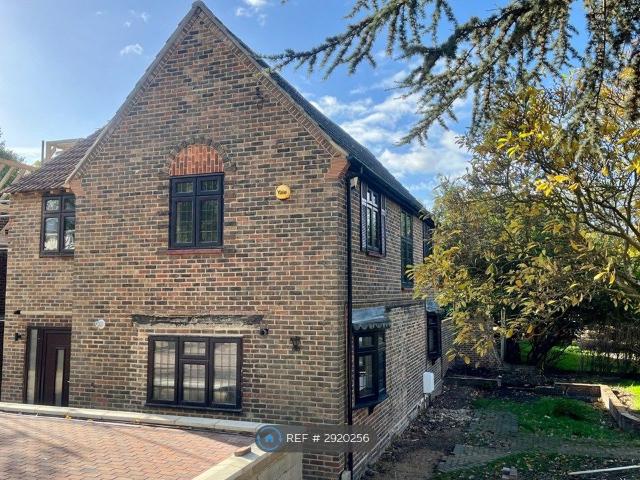House for rent in Harold Hill, Greater London