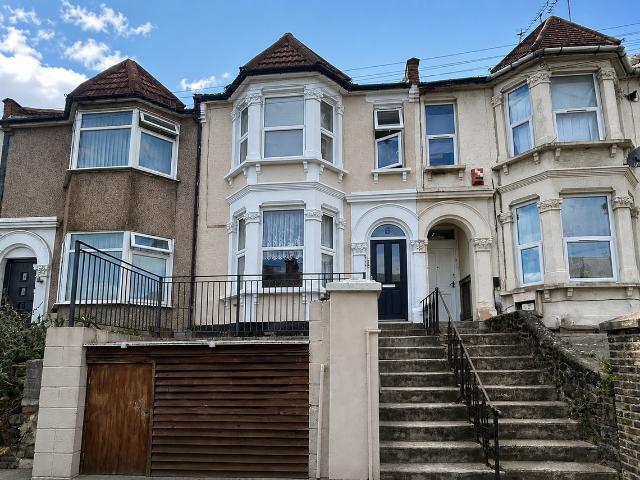 Apartment for rent in Monks Orchard, Kent