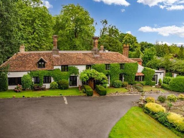 House for sale in Greater London