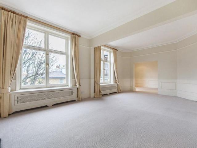 Apartment for rent in Brompton, Greater London