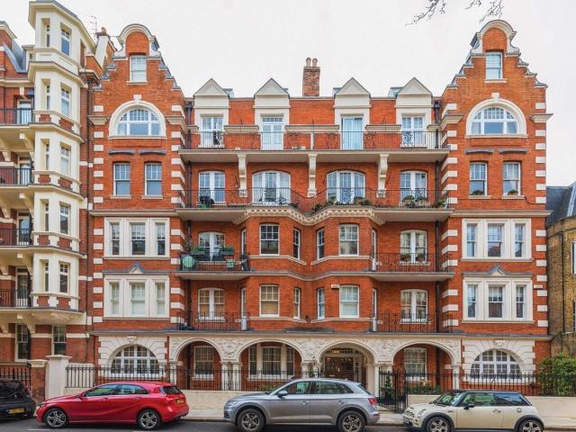 Apartment for rent in Brompton, Greater London