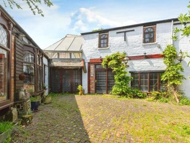 House for sale in Dale Hill, Essex