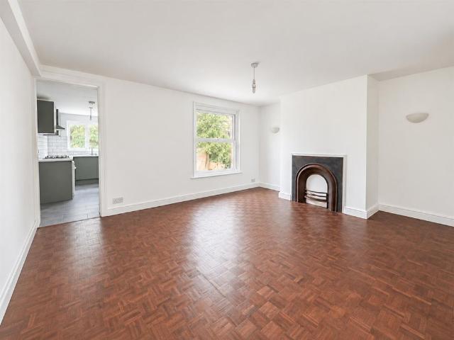 Apartment for rent in West Hill, Guestling Green