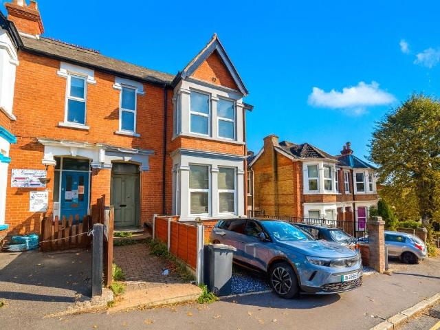 Room for rent in Totteridge, Cressex