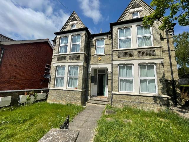 Apartment for rent in Totteridge, Cressex
