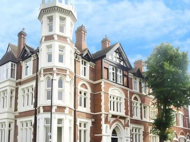 House for sale in Abbey End, Green Close