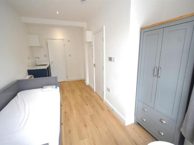 Room for rent in Monks Orchard, Kent