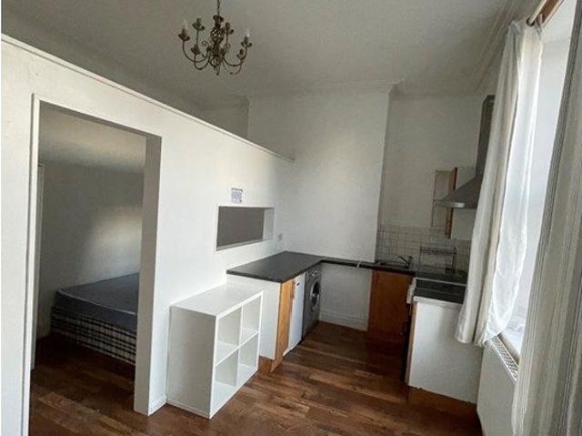 Studio for rent in Kenwood, Sheffield