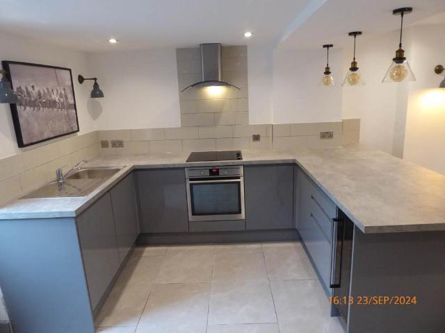 House for rent in Johnstown, Carmarthen