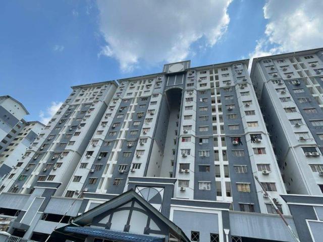 Room for rent in Country Heights Damansara, Kuala Lumpur