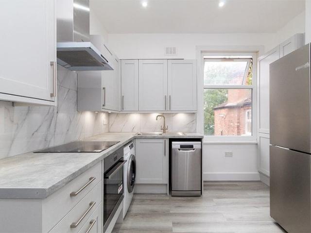 Apartment for rent in Dollis Hill, Greater London