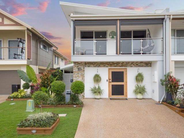 Townhouse for sale in Burdell, Queensland