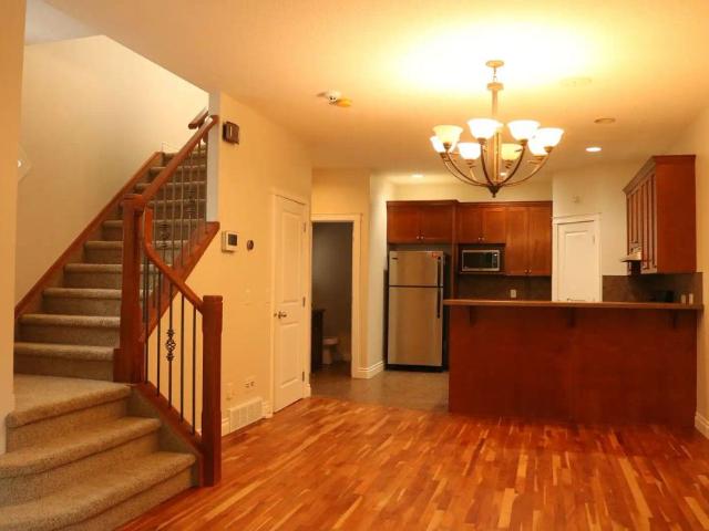 Townhouse for rent in Windsor Park, Calgary
