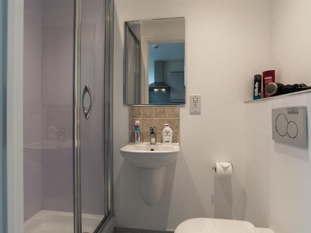 Studio for rent in Stokes Croft, Feckenham