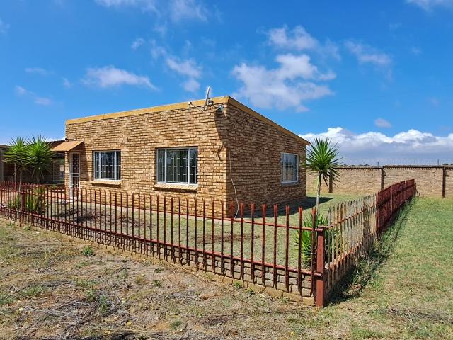 House for rent in Middelvlei AH, Randfontein Local Municipality