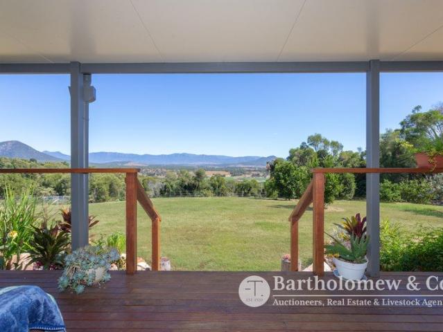 Cottage for sale in Charlwood, Queensland