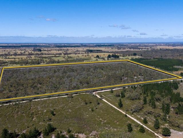 Cottage for sale in Longford, Victoria