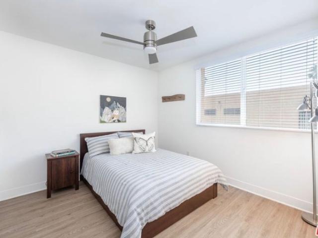 Room for rent in Canoga Park, California