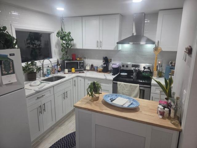 Room for rent in Springdale, Andover Township